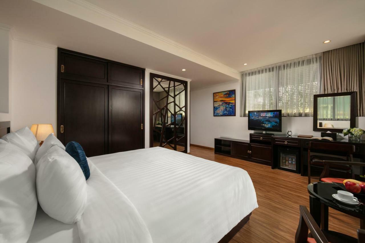 Hotel De La Seine Hanoi Bagian luar foto